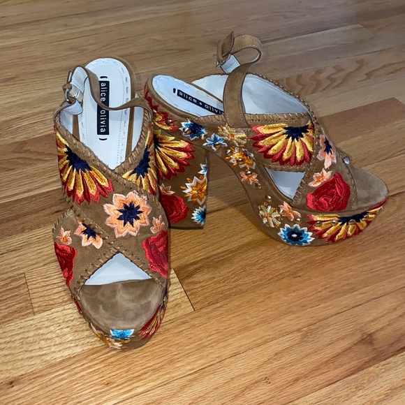 Alice & Olivia floral wedges - Picture 1 of 8